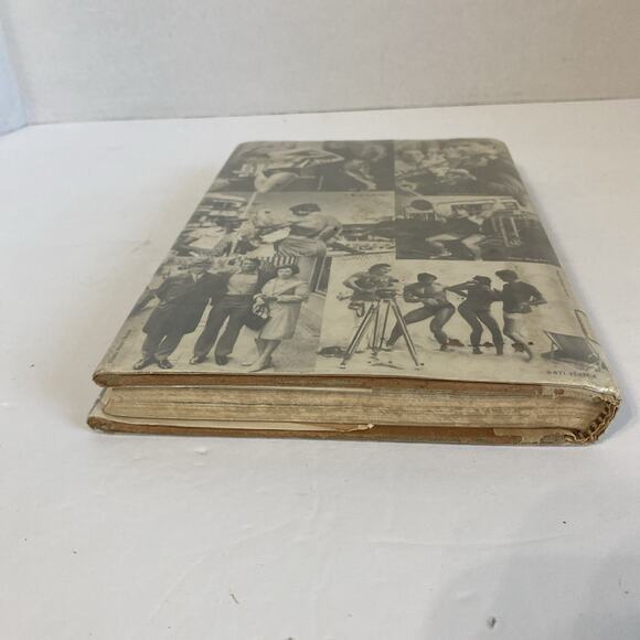 Arnold: The Education Of A Bodybuilder Hardcover (1977) HC DJ Ex Lib - Picture 3 of 16